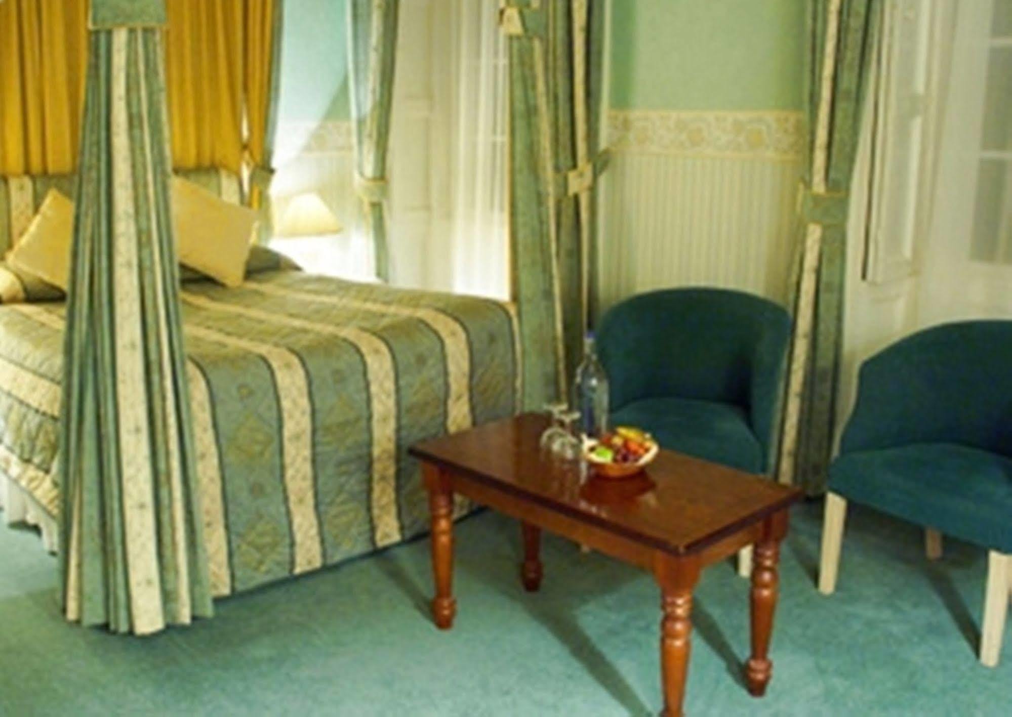 Glebe Hotel Barford  Buitenkant foto